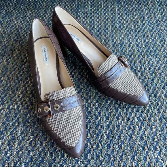 ALEX MARIE Houndstooth and Brown Leather Pumps with Gold Accents Preppy Academia - Picture 1 of 9